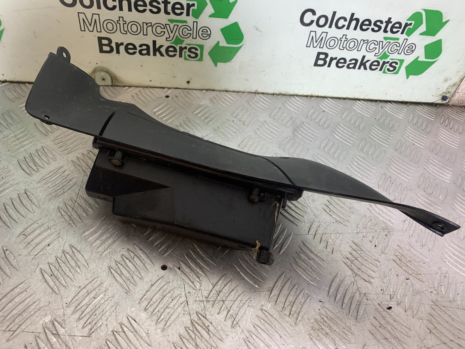 SUZUKI RF900 RF 900 LEFT SIDE POCKET AND LID YEAR 1994-1999 CMB1326