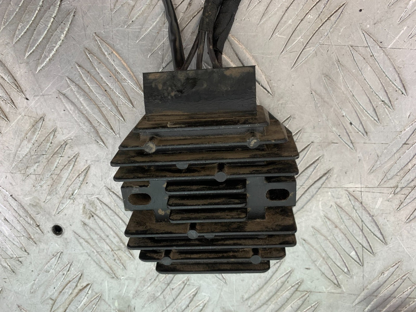 KTM 125 DUKE REGULATOR  YEAR 2018-2023 (CMB1185)