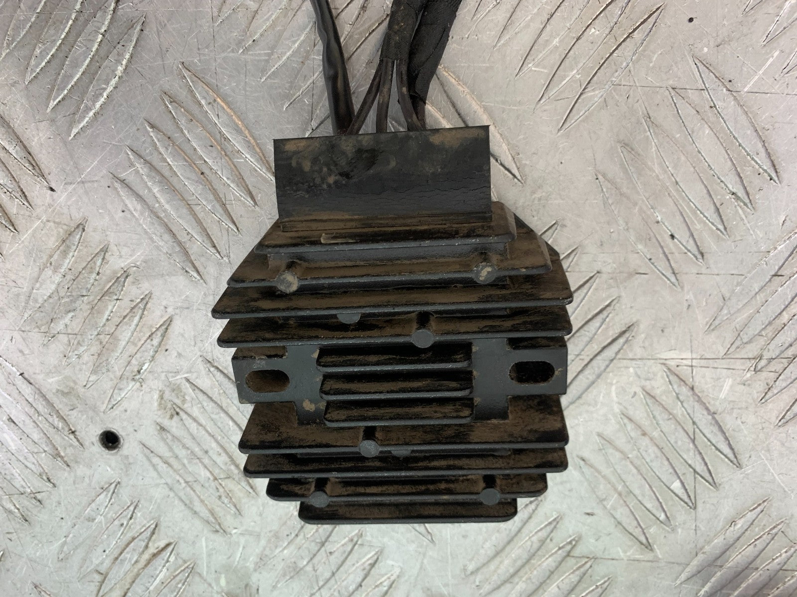 KTM 125 DUKE REGULATOR  YEAR 2018-2023 (CMB1185)