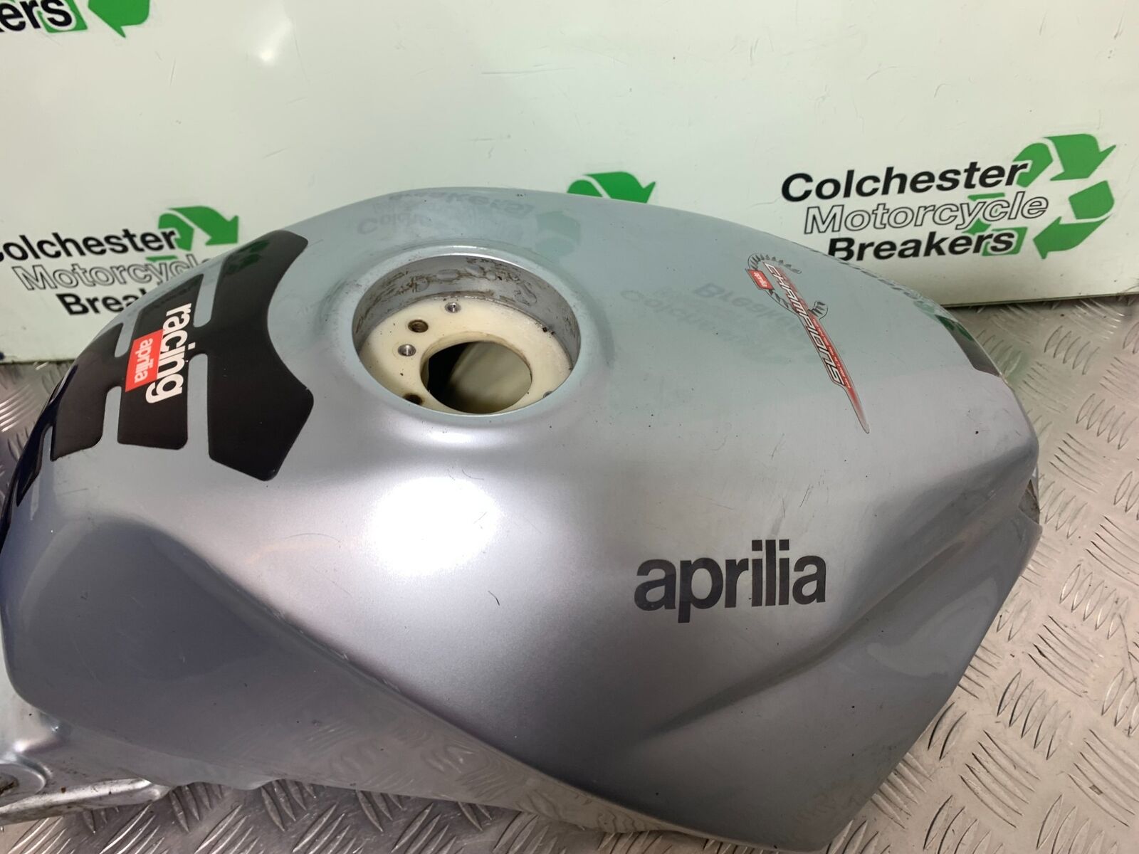 APRILIA FUTURA RST 1000 PETROL TANK   YEAR 2001-2005 (CMB1033)