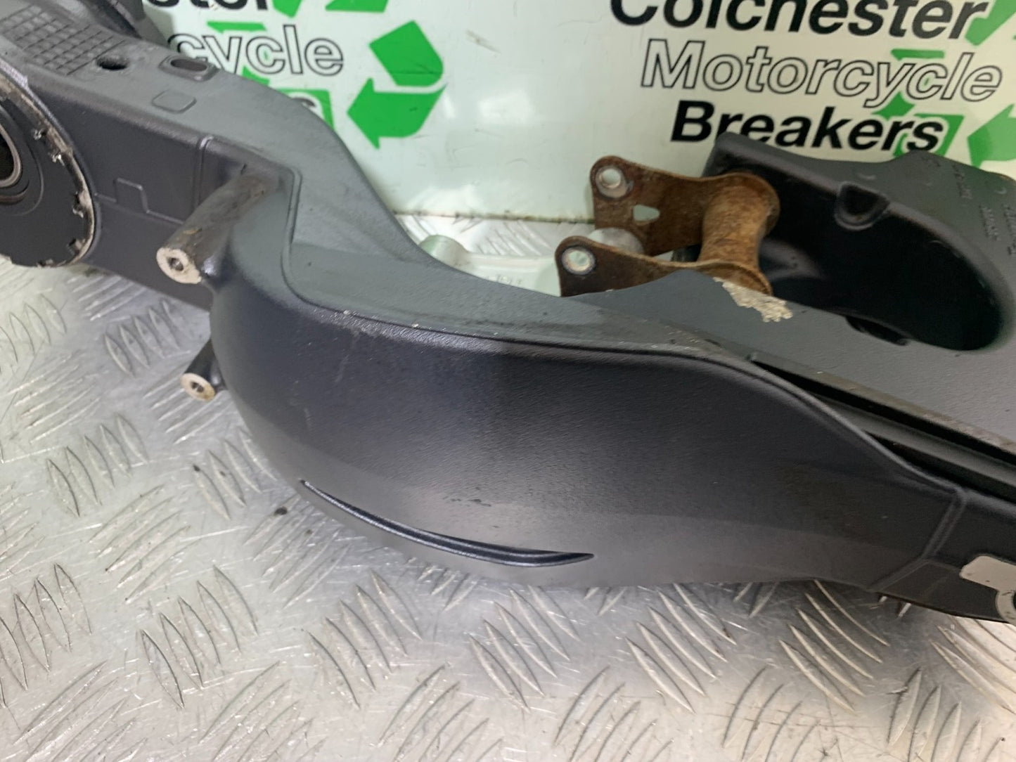 TRIUMPH 1050 SPRINT ST SWINGARM  2003-2011 (CMB1285)