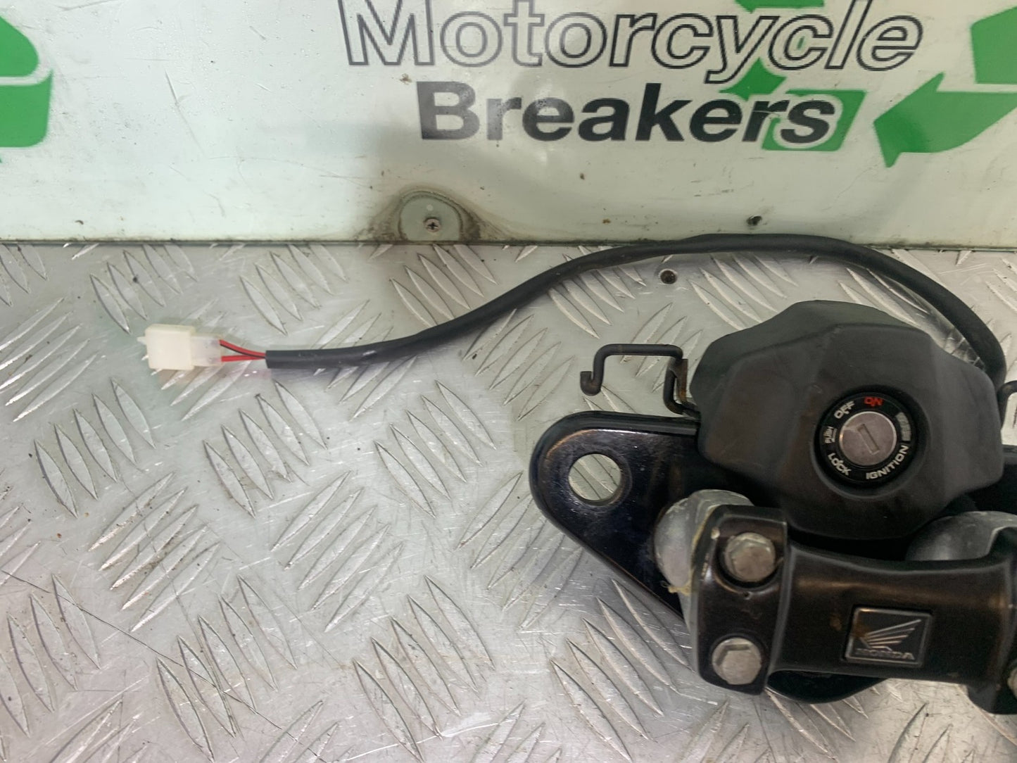 HONDA CBF125 CBF 125 LOCK SEAT AND KEY  YEAR 2009-14  (CMB1172)
