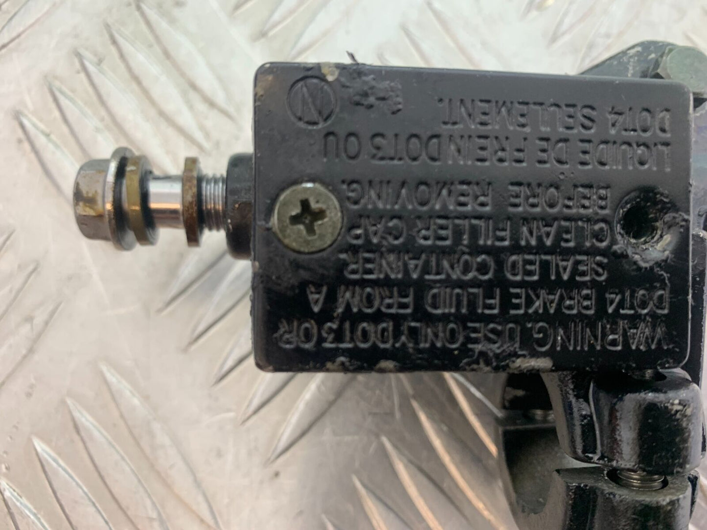 HONDA VFR400 VFR 400 NC21 FRONT BRAKE MASTER CYLINDER    YEAR 1986-87 (CMB1043)