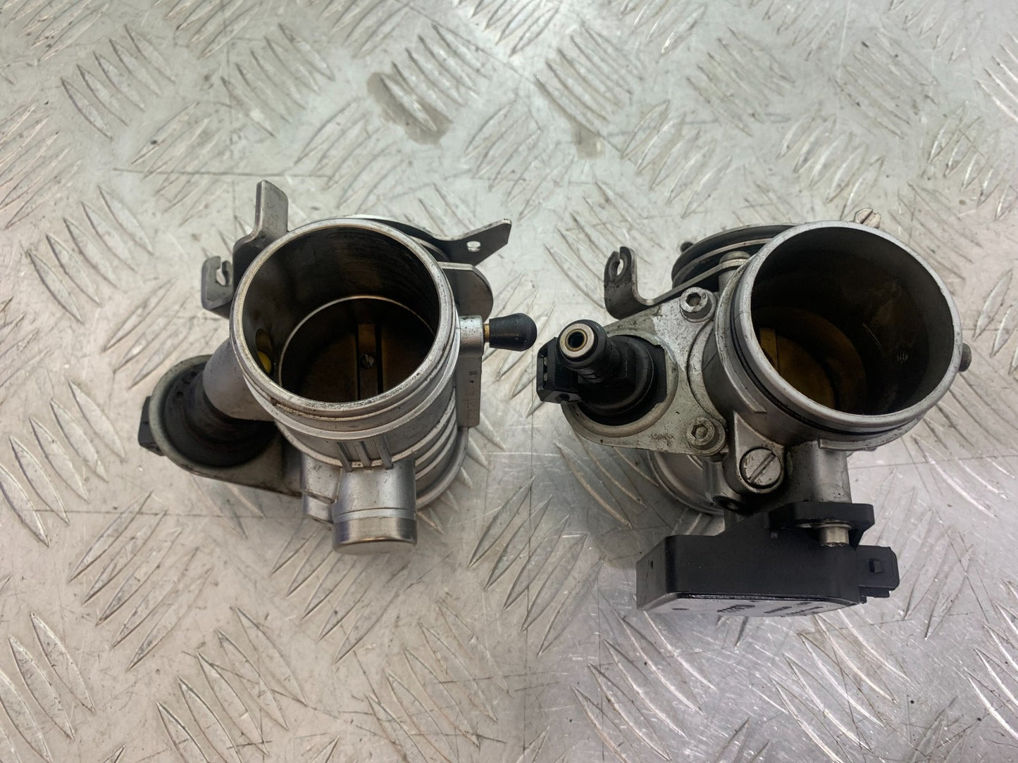 BMW R850 R R850R THROTTLE BODIES  YEAR 1994-2002 (CMB1170)