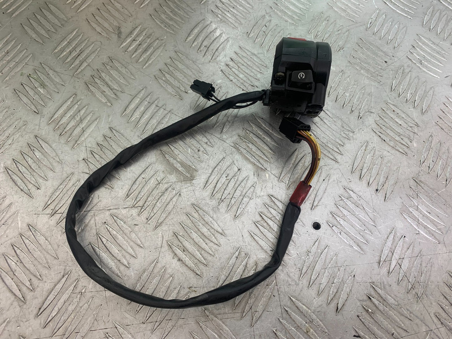 SUZUKI GSR600 GSR 600 RIGHT SWITCH GEAR   2006-2010 (CMB1177)