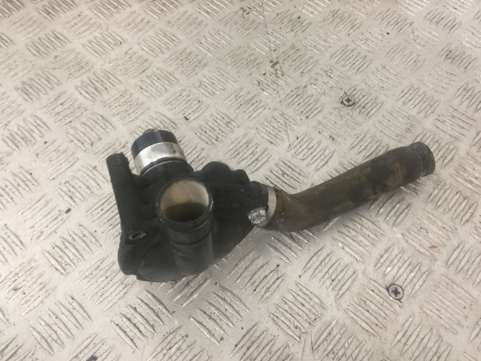 TRIUMPH 1050 SPRINT WATER PUMP YEAR 2004-2007 (STOCK 888)