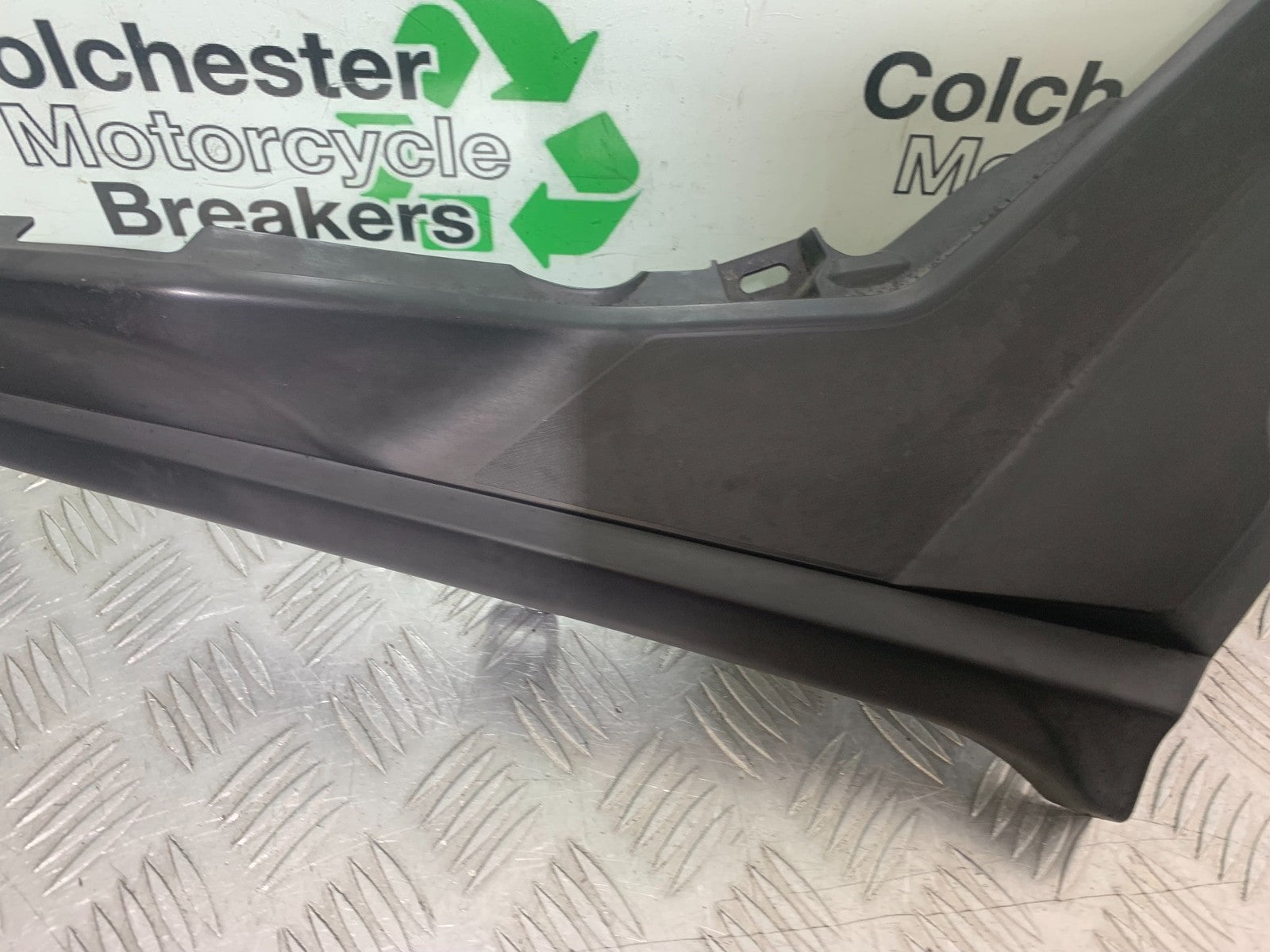 YAMAHA YZF-R125 YZF 125 RIGHT SIDE INFILL PANEL  YEAR 2019-2022 (CMB1263)