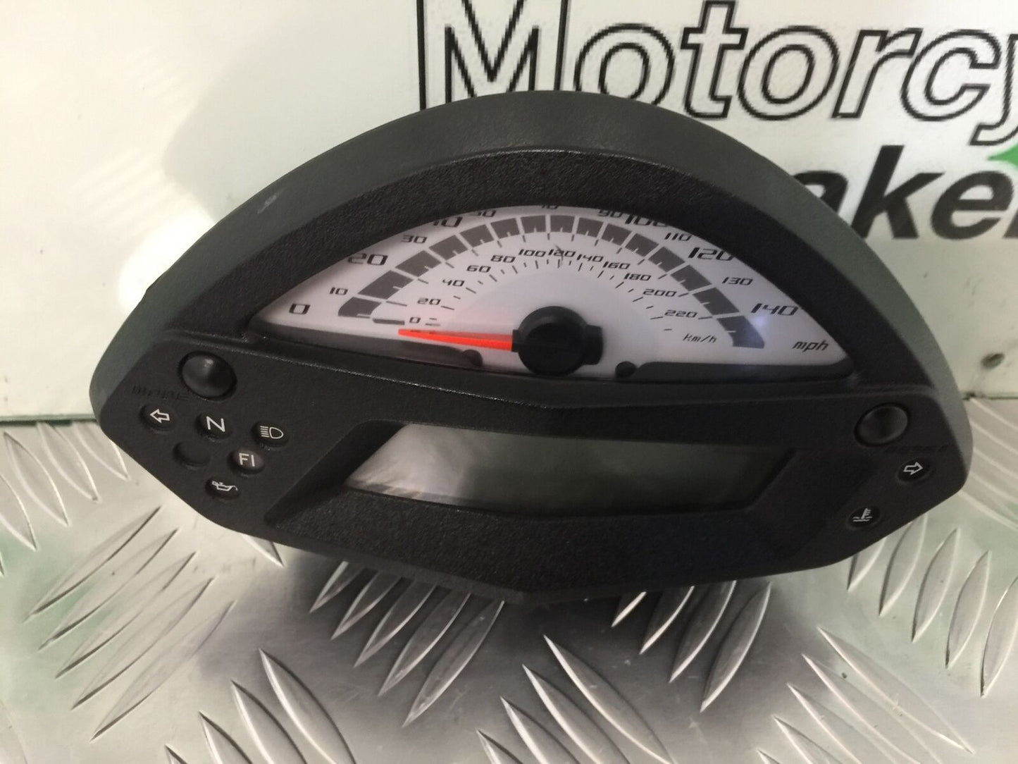 KAWASAKI ER6 N CLOCKS SPEEDO DASH  YEAR 2009-2011  (STOCK 928)
