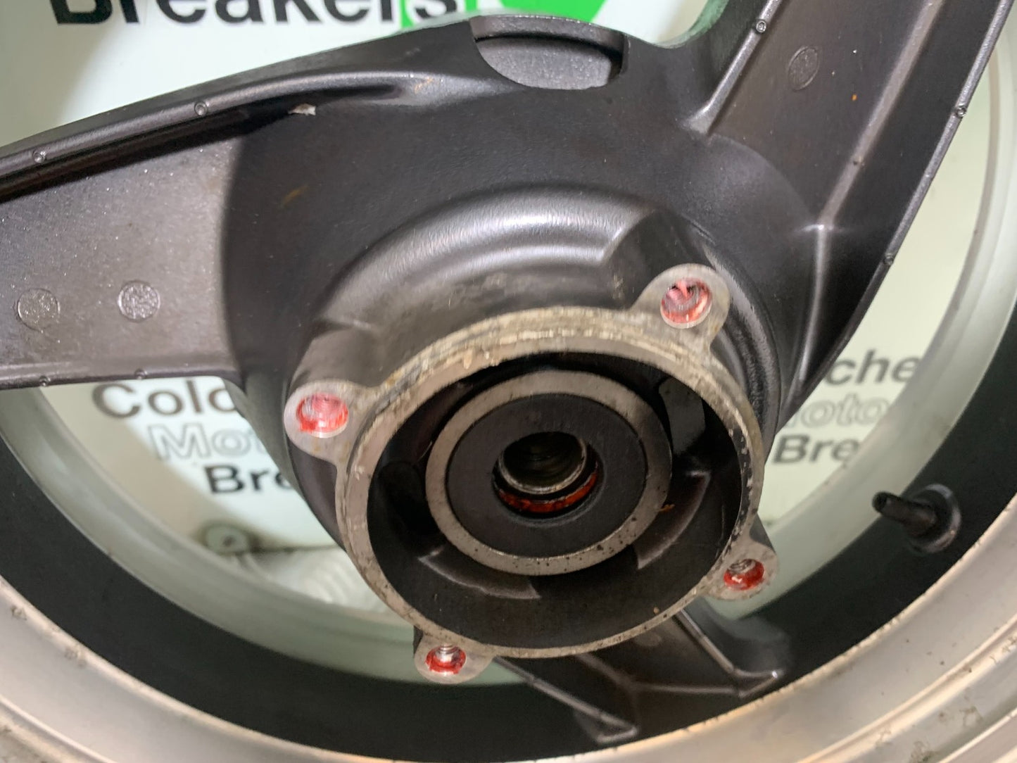 KAWASAKI ZZR1100 D REAR WHEEL  YEAR 1993-2001 (CMB1189)