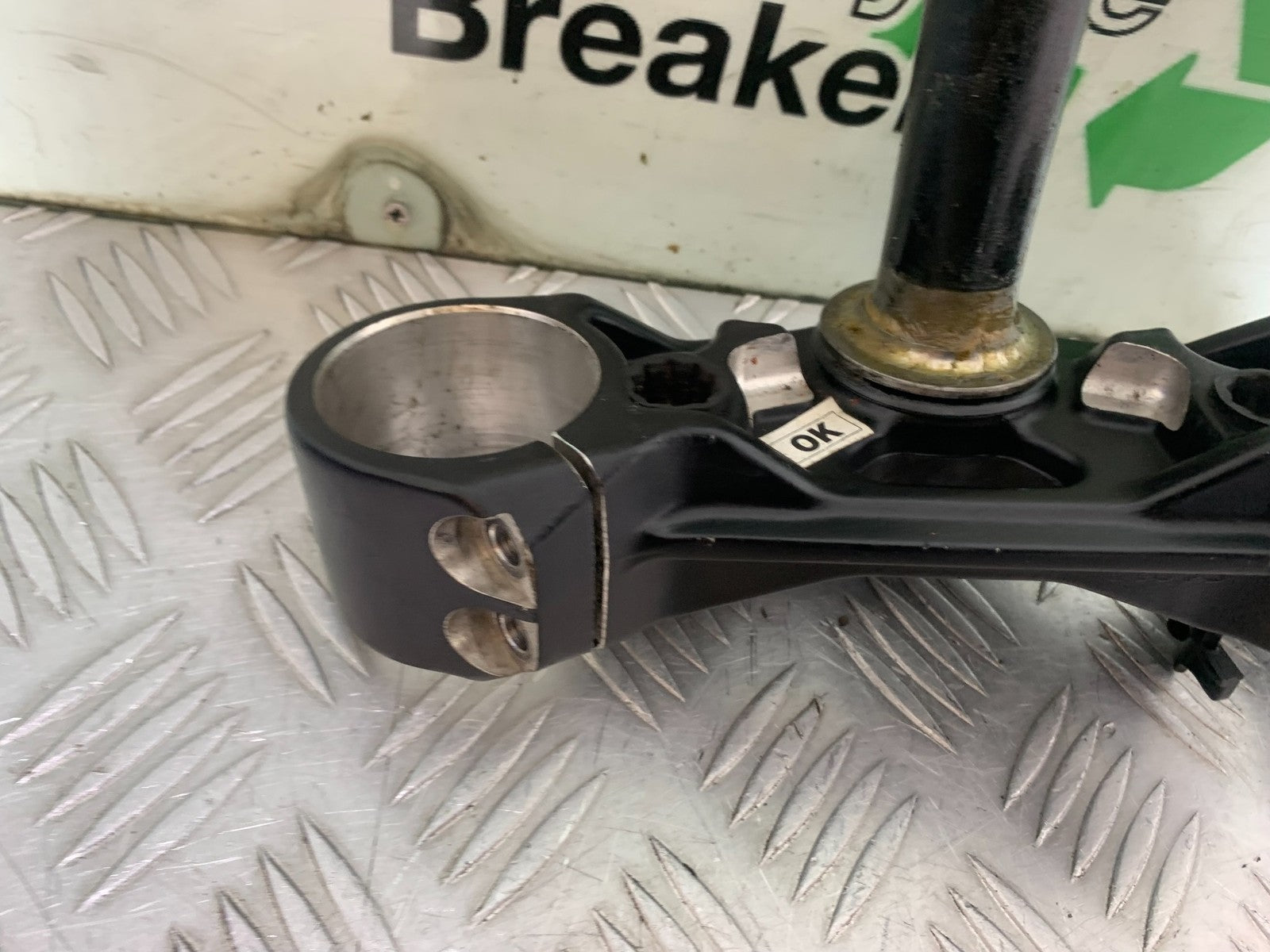 KTM DUKE 390 BOTTOM YOKE    YEAR 2017- 2023 (CMB1314)