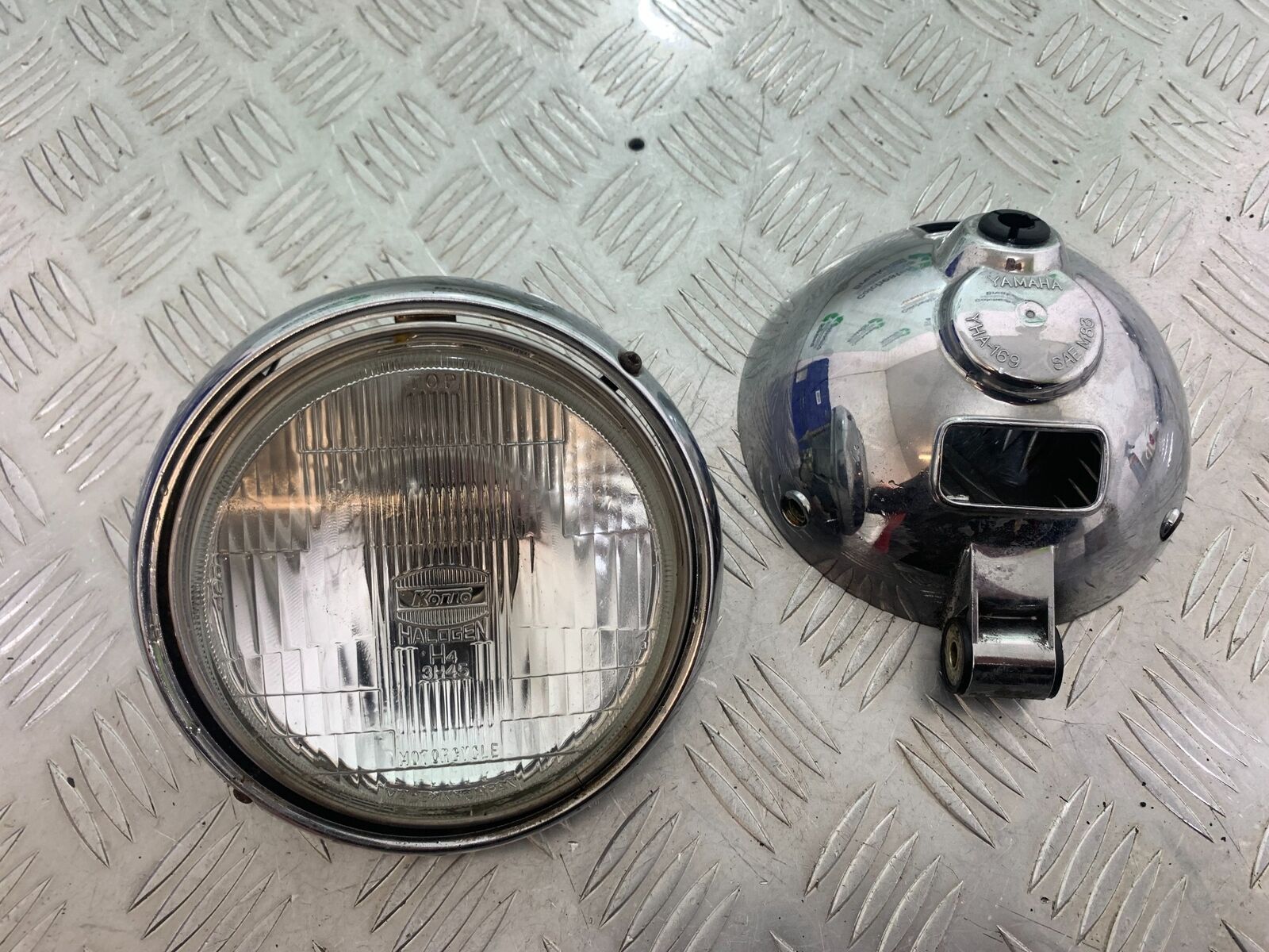 YAMAHA XV535 XV 535 VIRAGO HEADLIGHT AND BACKING  YEAR 1994-02 (CMB1044)