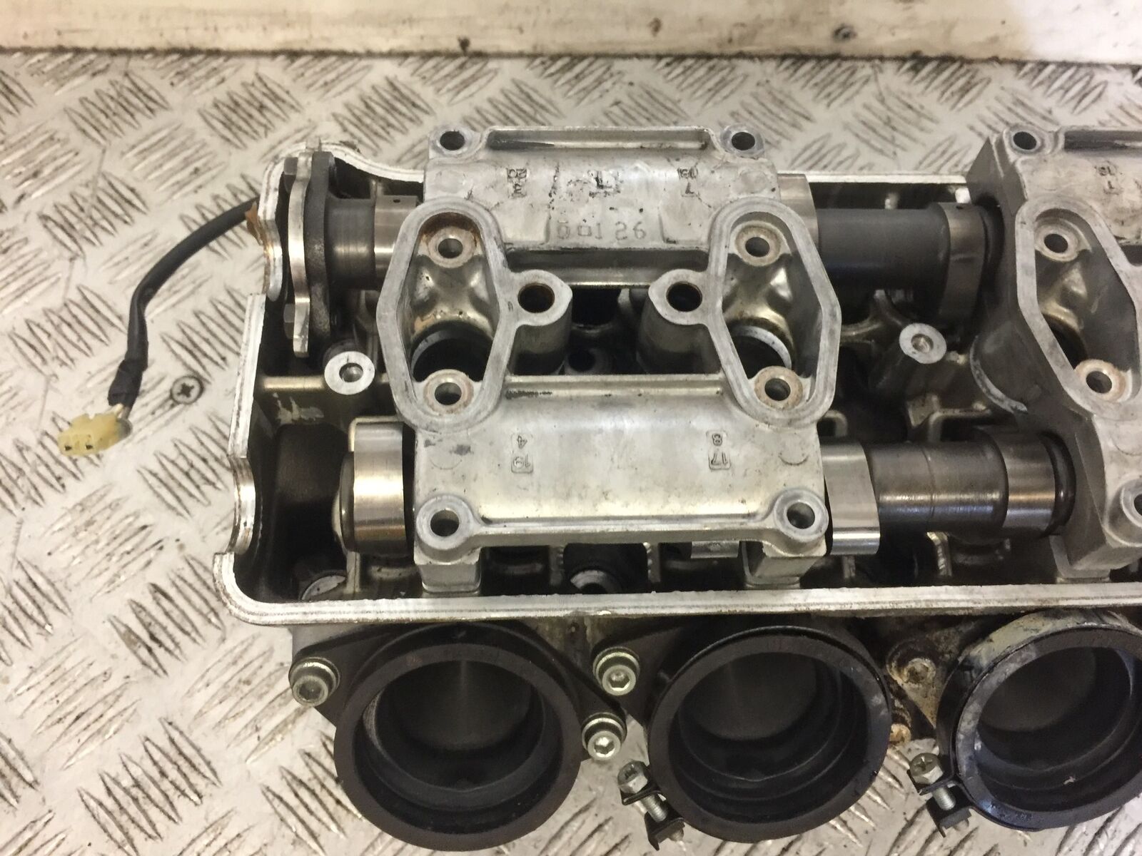 HONDA CBR1000 rr FIREBLADE CYLINDER HEAD AND CAMS  YEAR 2004-07 (STOCK 690)