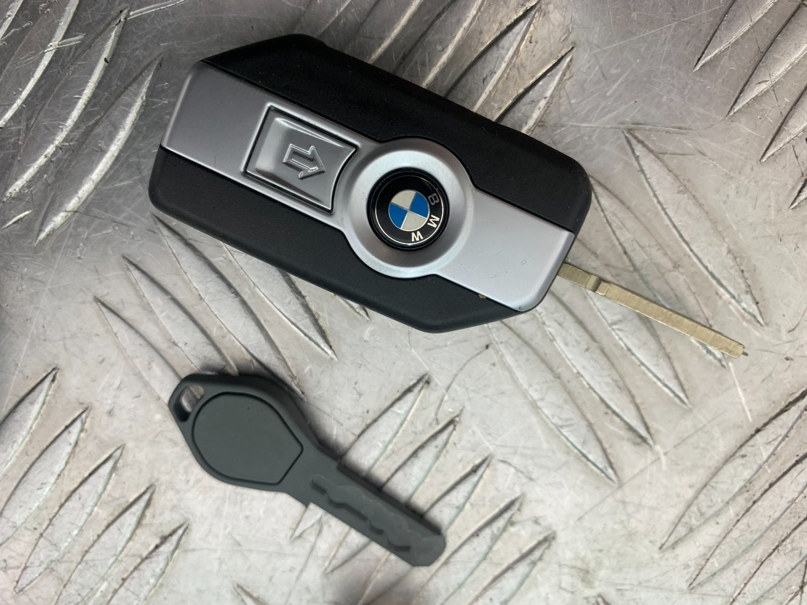 BMW M1000 R ECU LOCKS KEY  YEAR 2023-2024 (CMB1140)