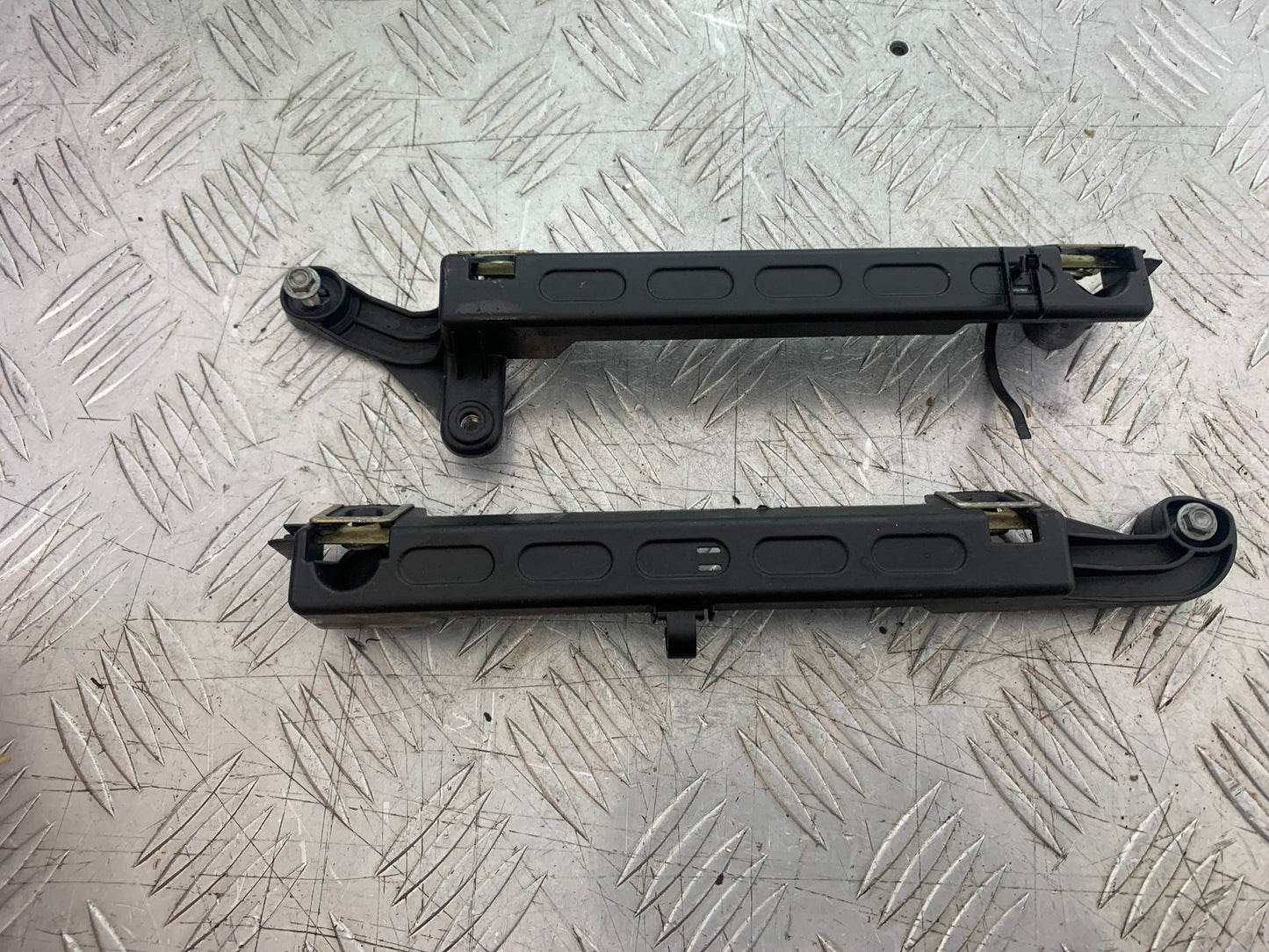 APRILIA RSV1000 R FACTORY MILLE LEFT & RIGHT FRAME BRACKETS  2004-09 (CMB1203)