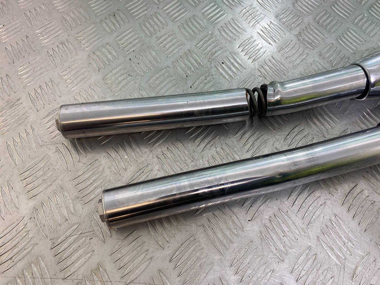 TRIUMPH THUNDERBIRD 1600 FORKS (DAMAGED)  YEAR 2011 (CMB1107)