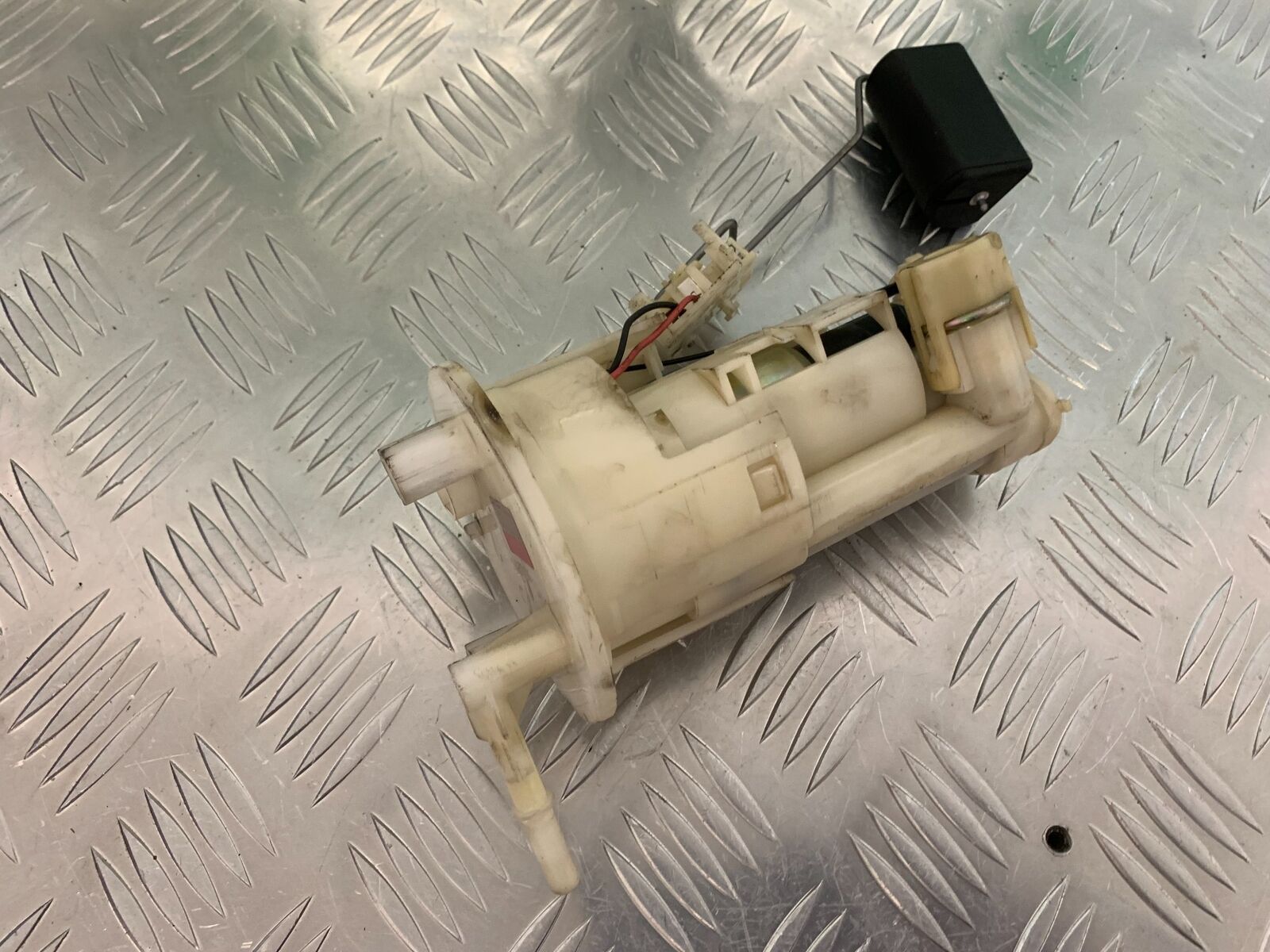 YAMAHA FZ6 FAZER PETROL PUMP YEAR 2004-2007 (STOCK 955)