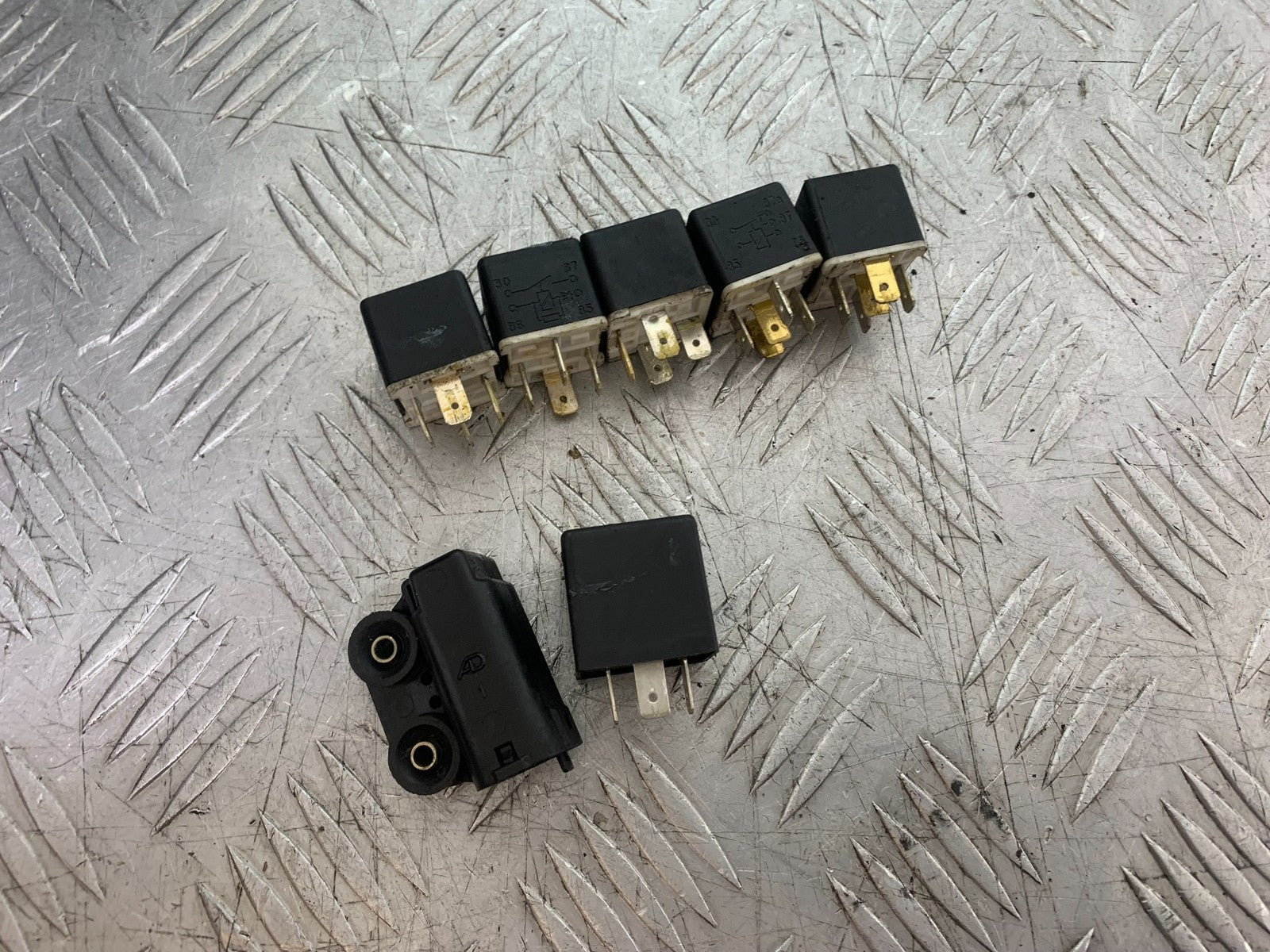 TRIUMPH 1050 SPEED TRIPLE RELAYS  YEAR 2005-2007 (CMB1322)