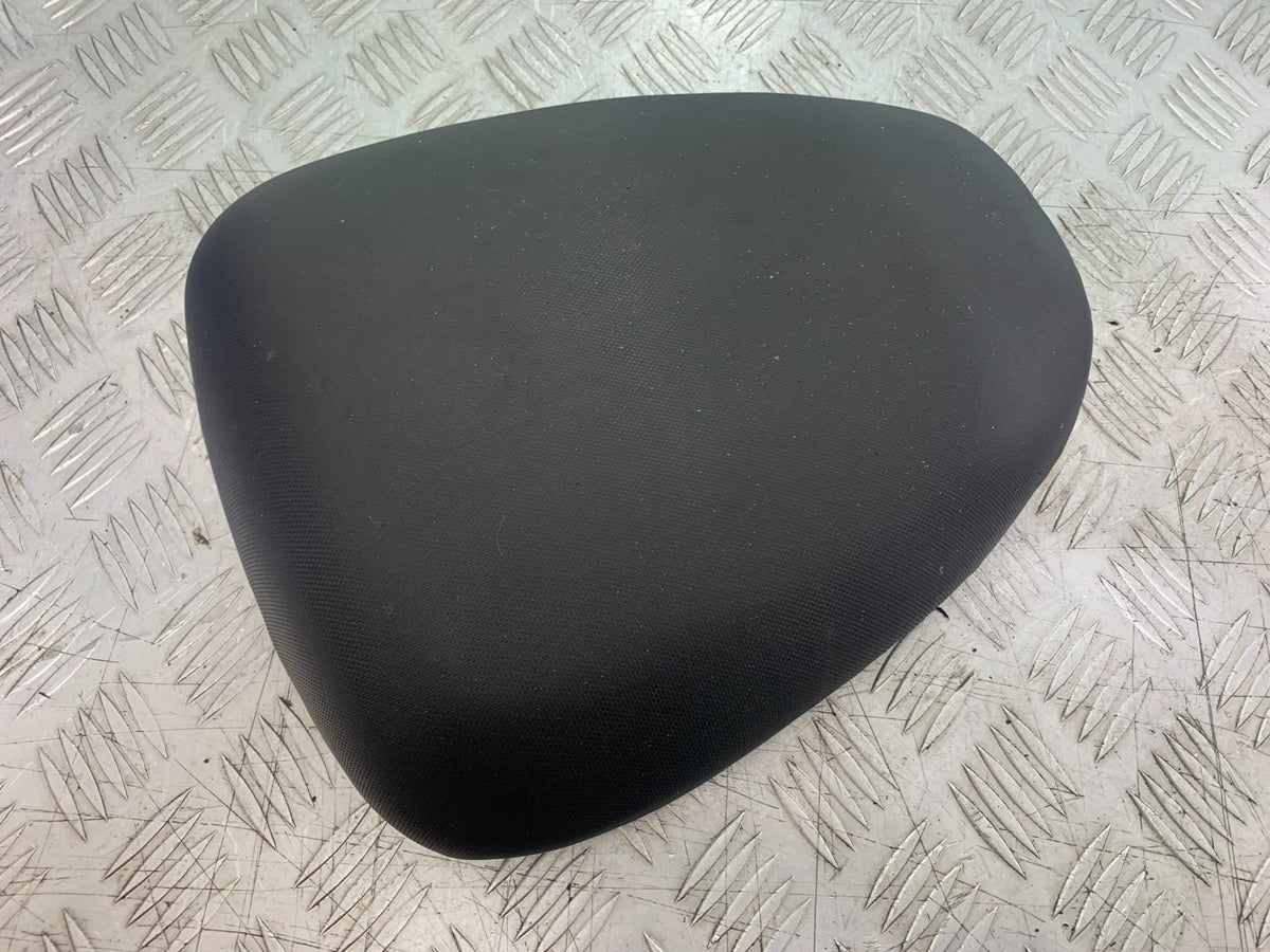SUZUKI SV650 SV 650 mk1 REAR SEAT (NO HOLES) YEAR 1999-2002 (CMB1208)