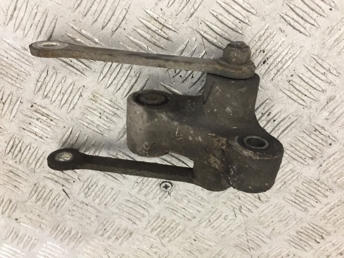 YAMAHA FZS600 FAZER 600 REAR SHOCK LINKAGE  YEAR 1998-2001 (STOCK 844)