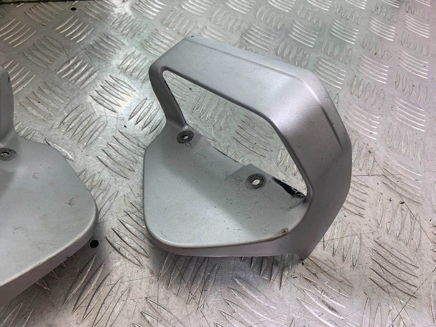 BMW R850 R R850R OIL COOLER COVERS   YEAR 1994-2002 (CMB1170)