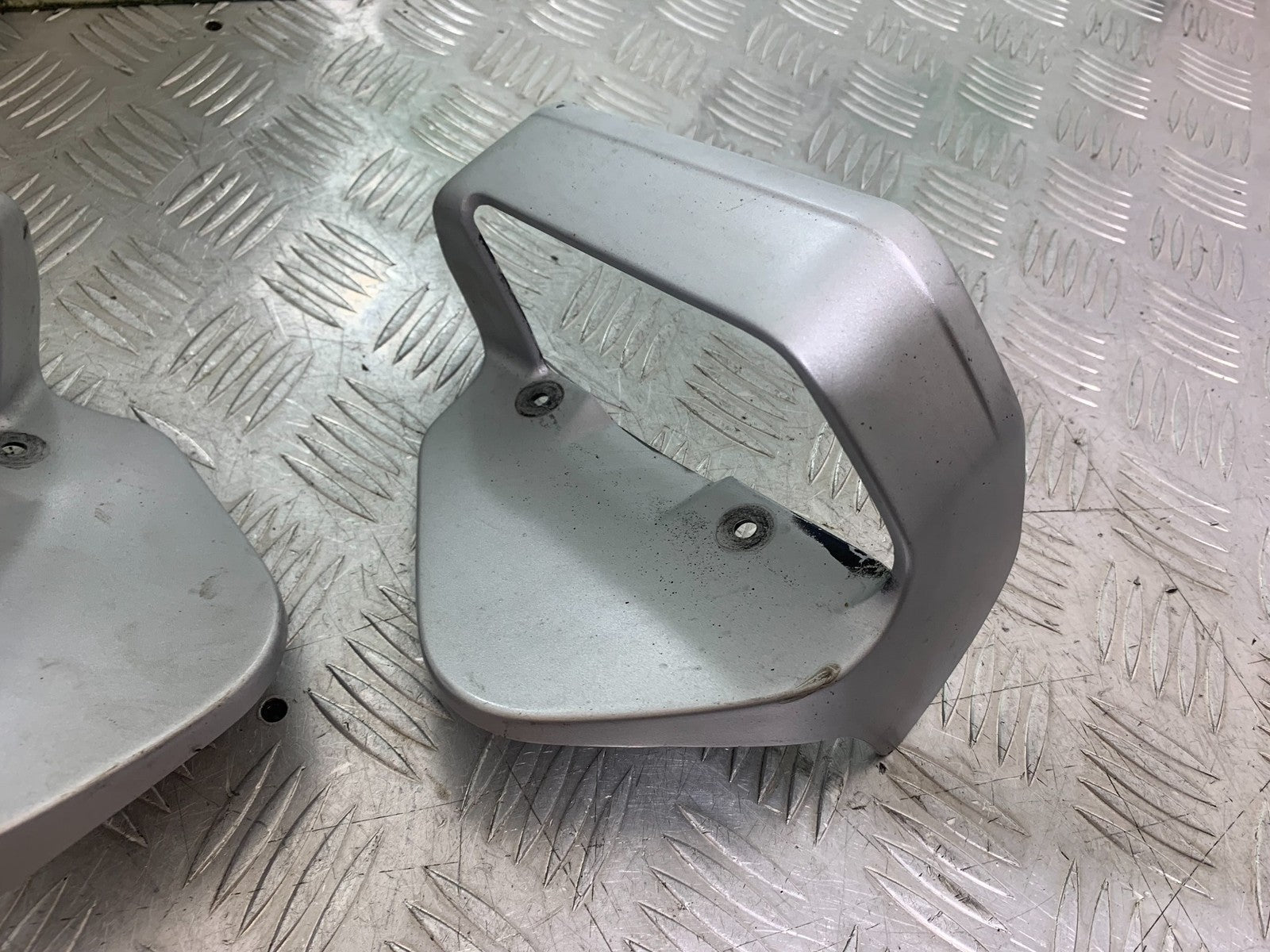 BMW R850 R R850R OIL COOLER COVERS   YEAR 1994-2002 (CMB1170)