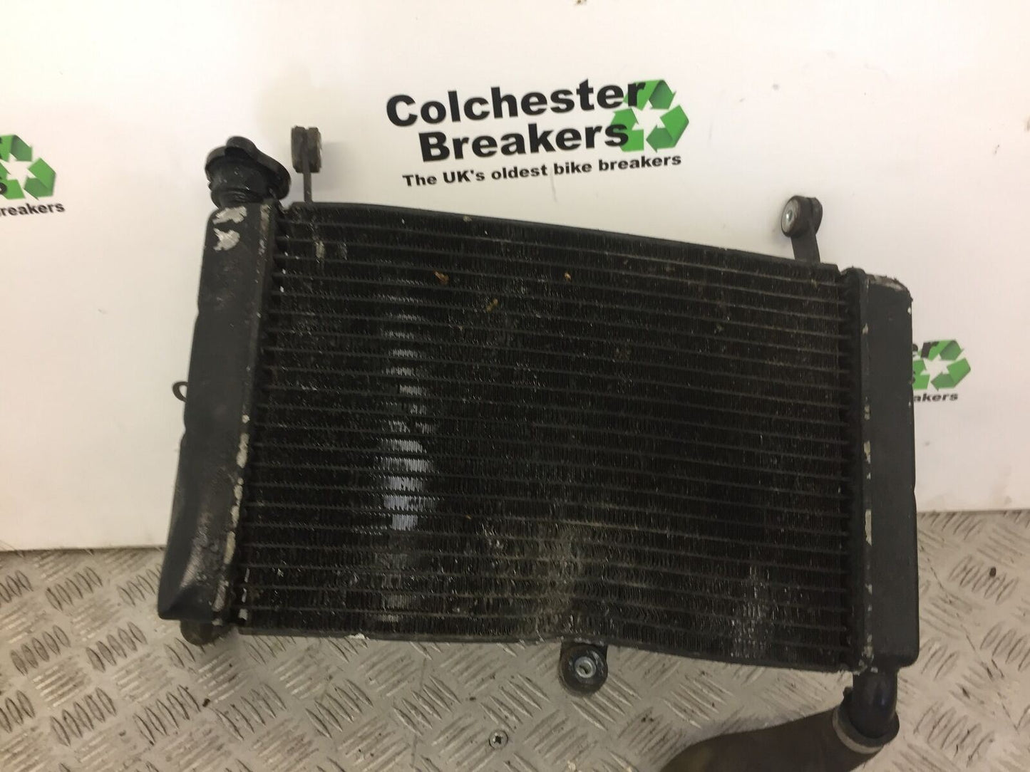 YAMAHA YZF600 YZF 600 RADIATOR   YEAR 1996