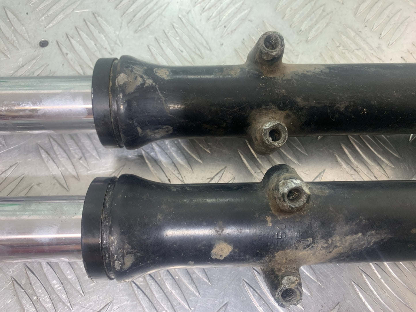KAWASAKI GT550 GT 550 FORKS YEAR 1984-87 (CMB1141)