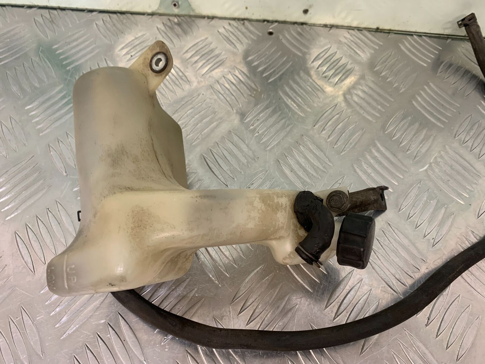 HONDA CBR 400 NC23 TRI-ARM COOLANT BOTTLE   YEAR 1987-89 (STOCK 969)