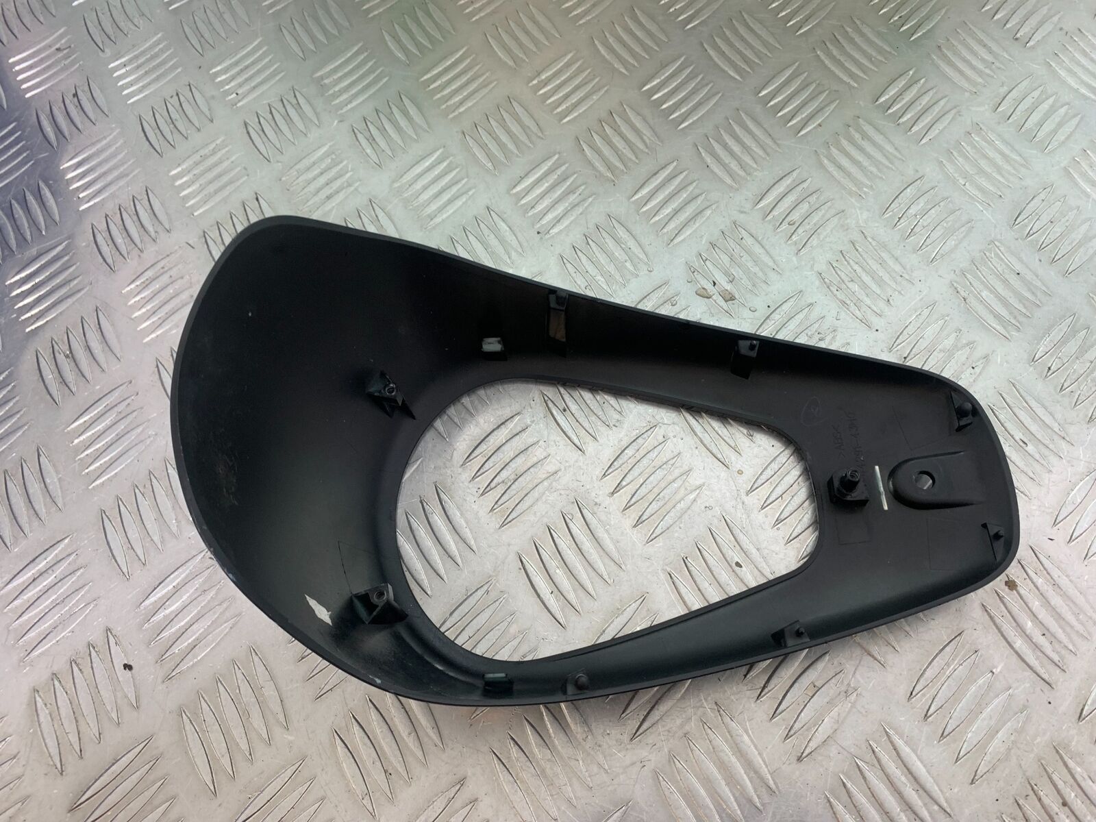 SUZUKI INTRUDER VL800 C800 CLOCK SURROUND   YEAR 2012-16 (CMB1039)