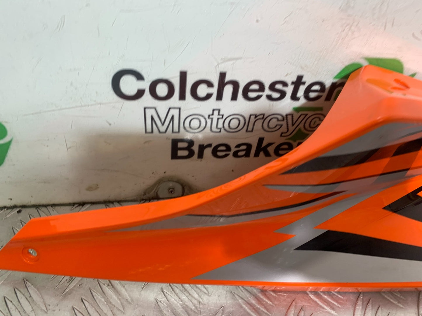 KTM 1290 SUPER DUKE R RIGHT FAIRING PANEL  YEAR 2020-2024 (CMB1272)
