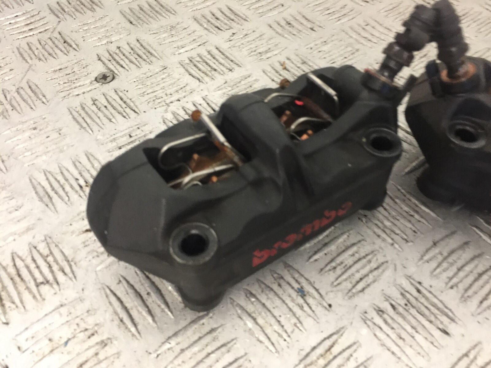 TRIUMPH 1050 SPEED TRIPLE FRONT BRAKE CALIPERS  YEAR 2012-2015 (STOCK 752)