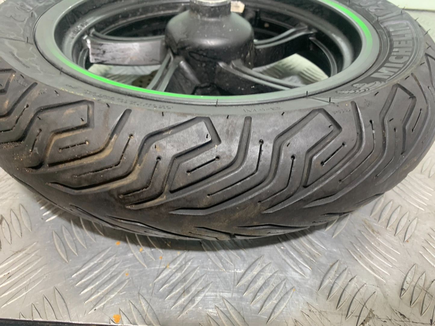 KAWASAKI J125 J125 FRONT WHEEL AND DISC (GOOD TYRE) YEAR 2016-2020 (CMB1158)