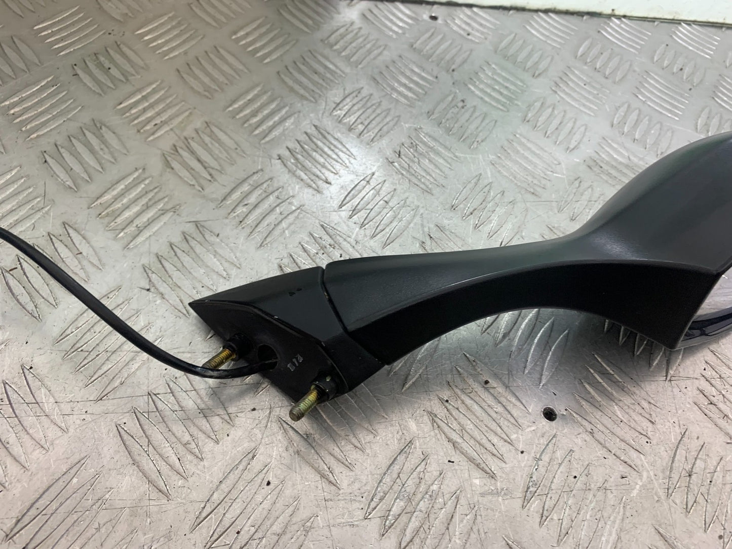 TRIUMPH 1050 SPRINT GT RIGHT MIRROR YEAR 2010-2016 (CMB1250)