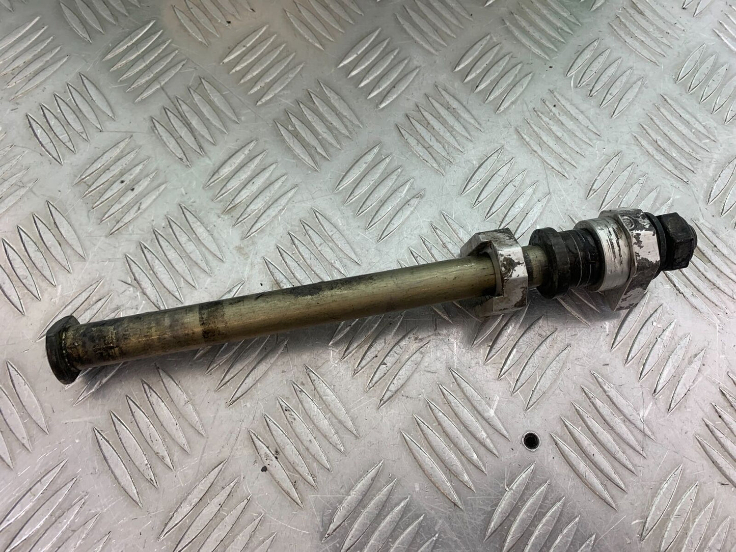 TRIUMPH TIGER 800 REAR WHEEL SPINDLE  YEAR 2011-2014 (CMB1113)