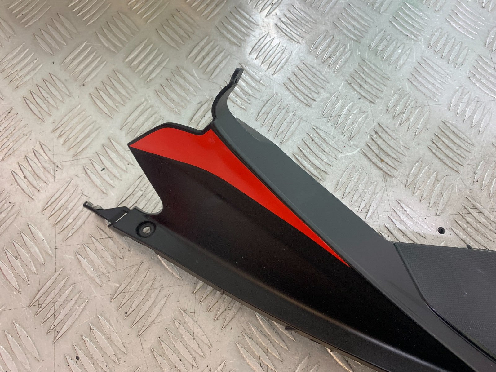 APRILIA RSV4 FACTORY LEFT AIR TUBE COVER  YEAR 2009-2012 (CMB1224)