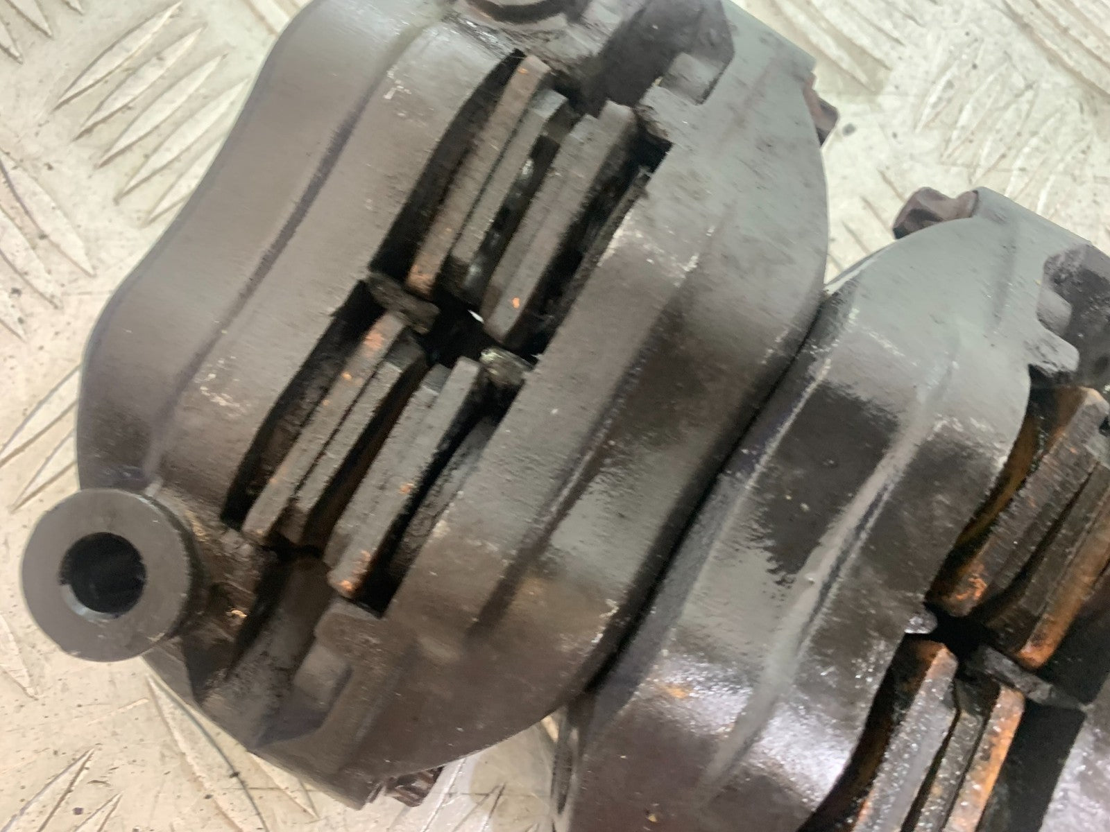 KAWASAKI GTR1400 GTR 1400 FRONT BRAKE CALIPERS YEAR 2007-2009 (CMB1174)