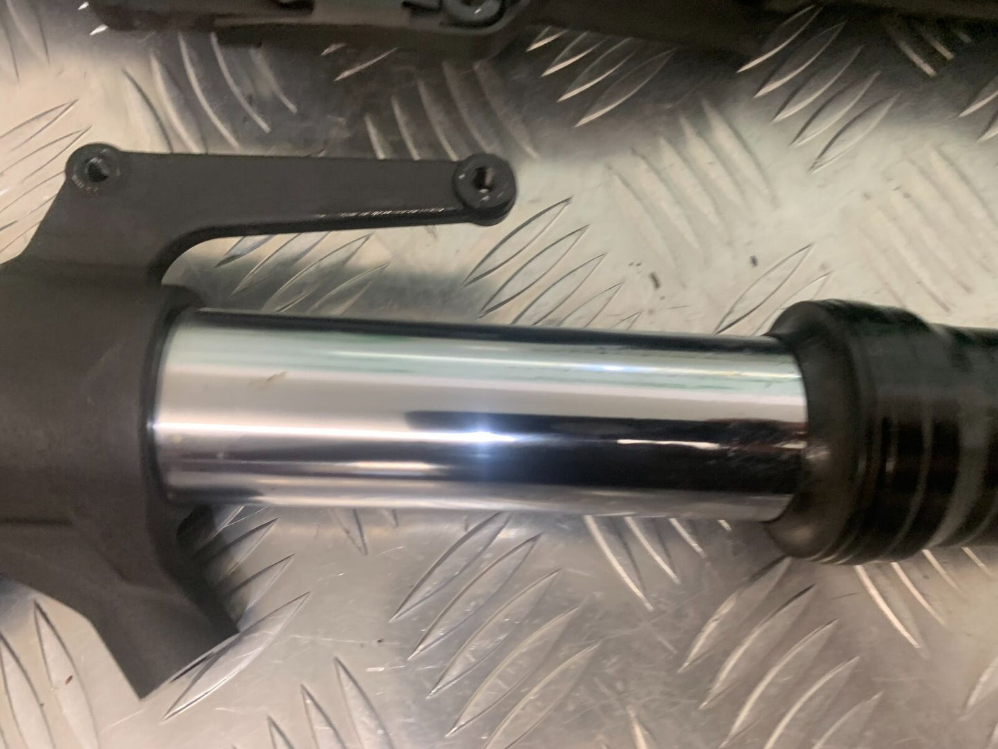 TRIUMPH 675 STREET TRIPLE RX FORKS  YEAR 2015-2017  (STOCK 971)