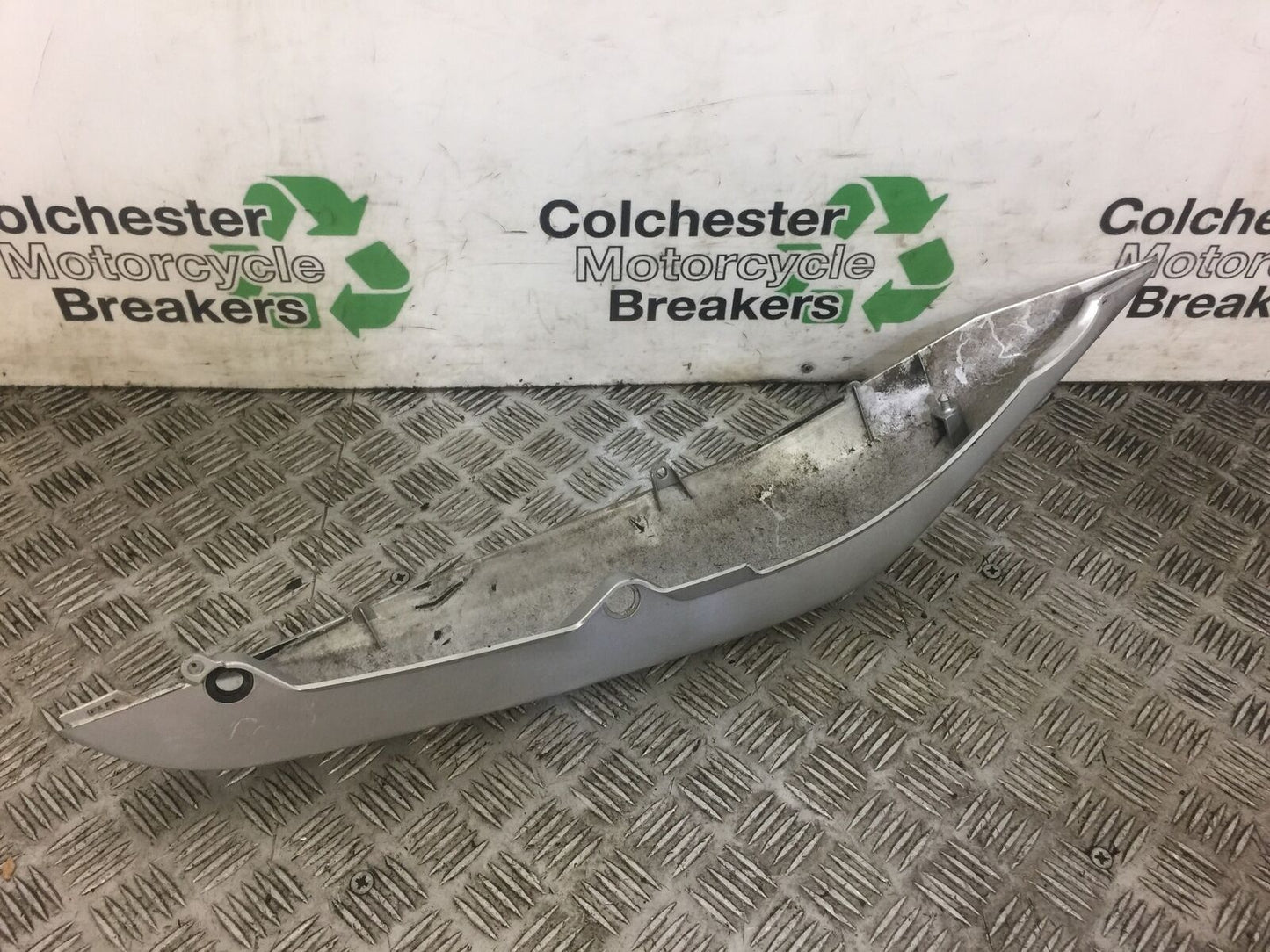 KAWASAKI ER6 F RIGHT SEAT PANEL YEAR 2006-2008 (STOCK 447)