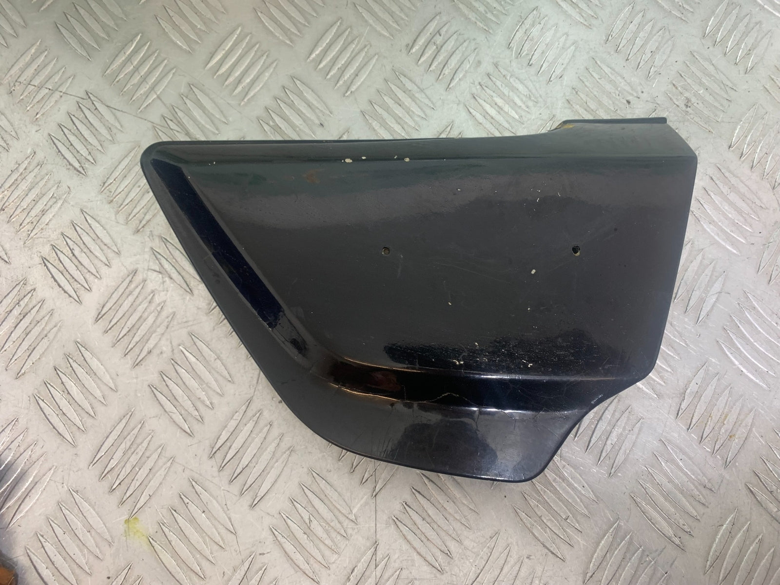 KAWASAKI GT550 GT 550 RIGHT SEAT PANEL  YEAR 1984-87 (CMB1141)
