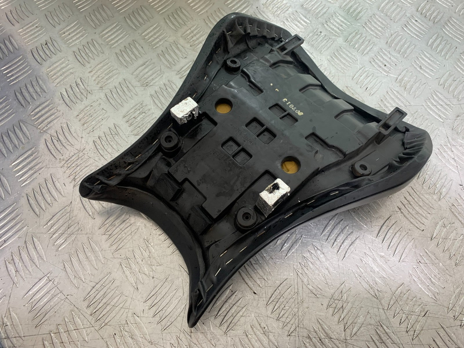 HONDA CBR1000 rr FIREBLADE FRONT SEAT  2008-2011 (CMB1253)
