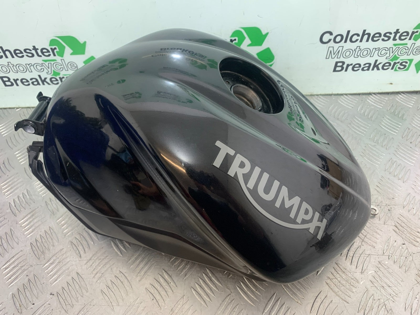 TRIUMPH 675 STREET TRIPLE PETROL TANK   2013-2016 (CMB1186)