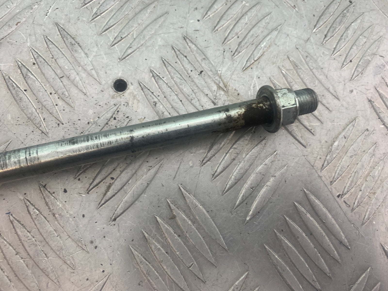 PIONEER XF250 SWINGARM SPINDLE  YEAR 2009 (CMB1143)
