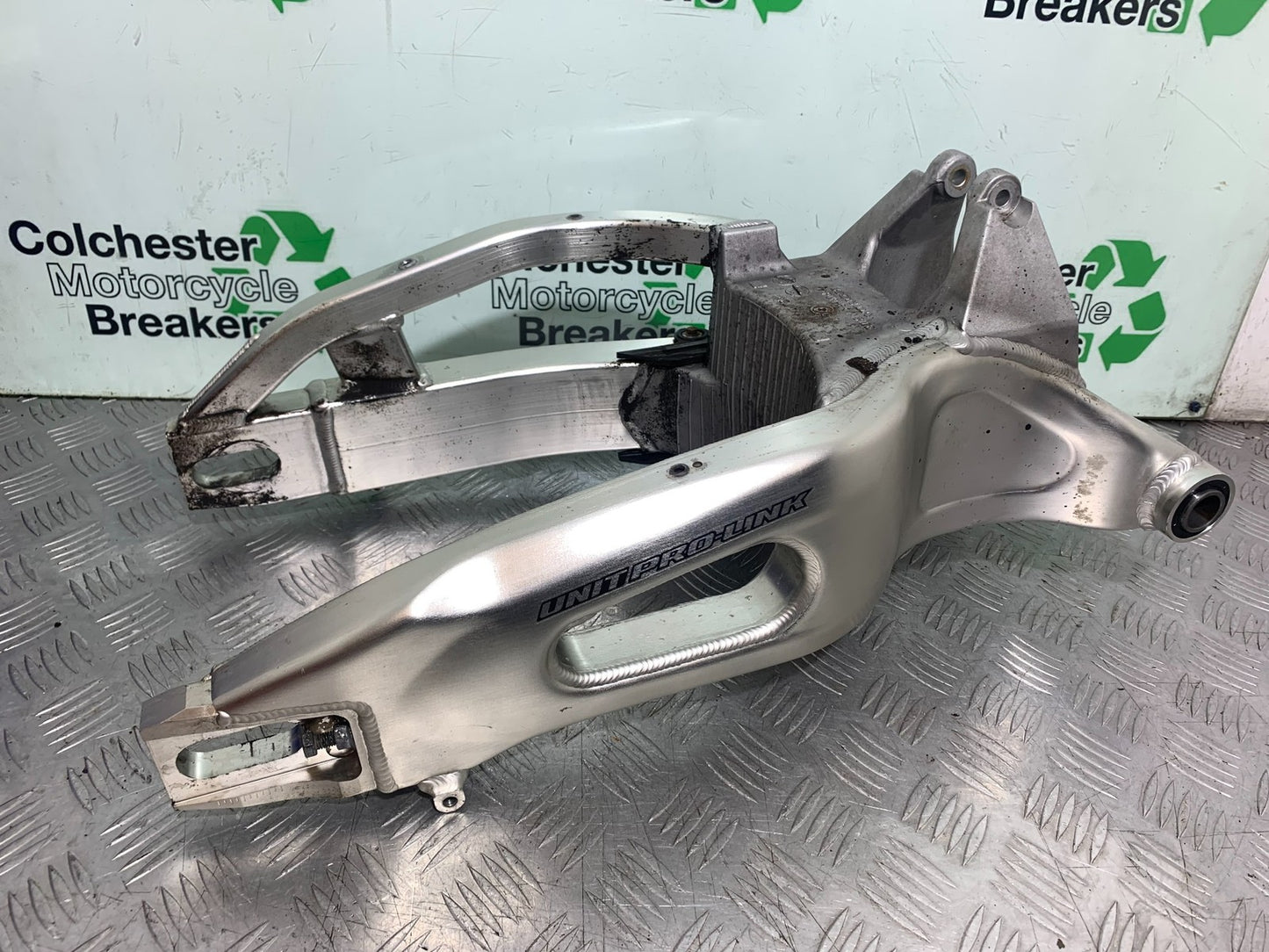 HONDA CBR1000 rr FIREBLADE SWINGARM  YEAR 2006 (CMB1220)