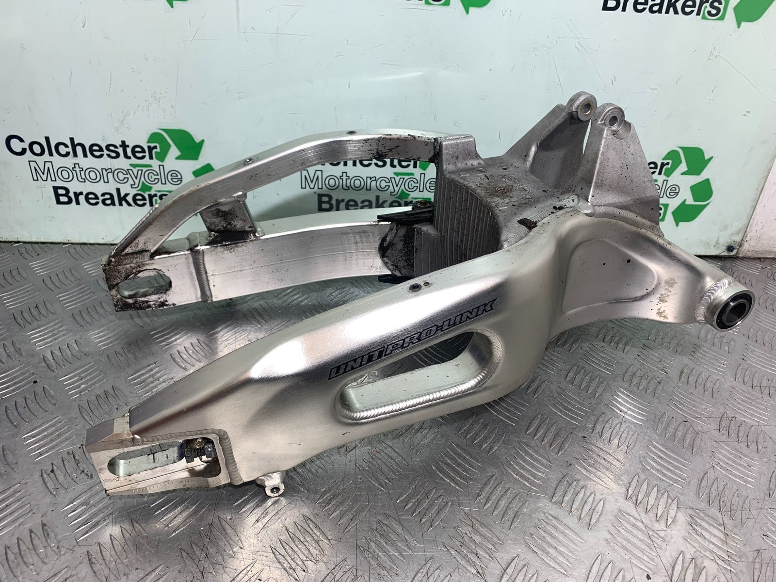 HONDA CBR1000 rr FIREBLADE SWINGARM  YEAR 2006 (CMB1220)
