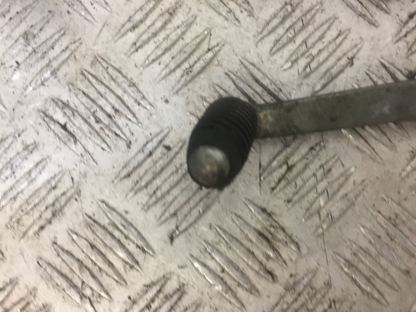 YAMAHA FZ6 GEAR LEVER  YEAR 2004 (STOCK 693)