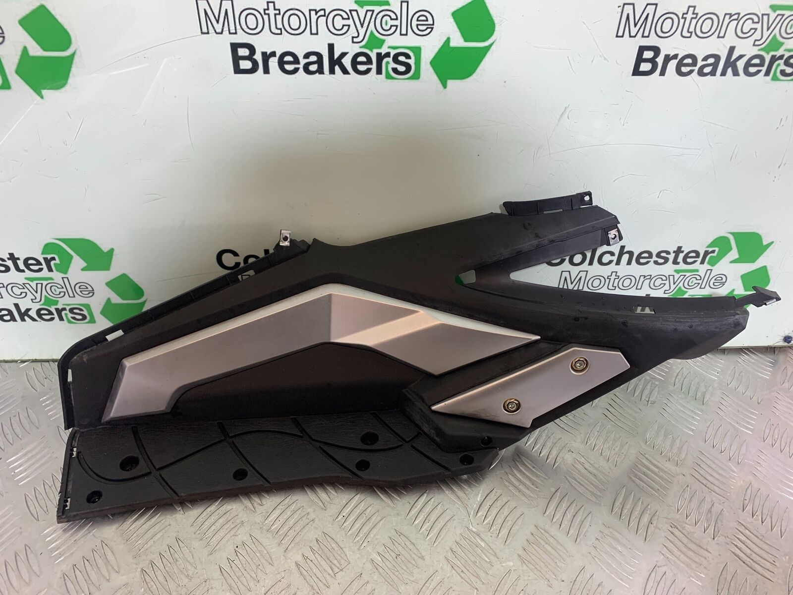 MOTORINI MISANO SXI 125 LEFT FOOTBOARD  YEAR 2022 (CMB1078)