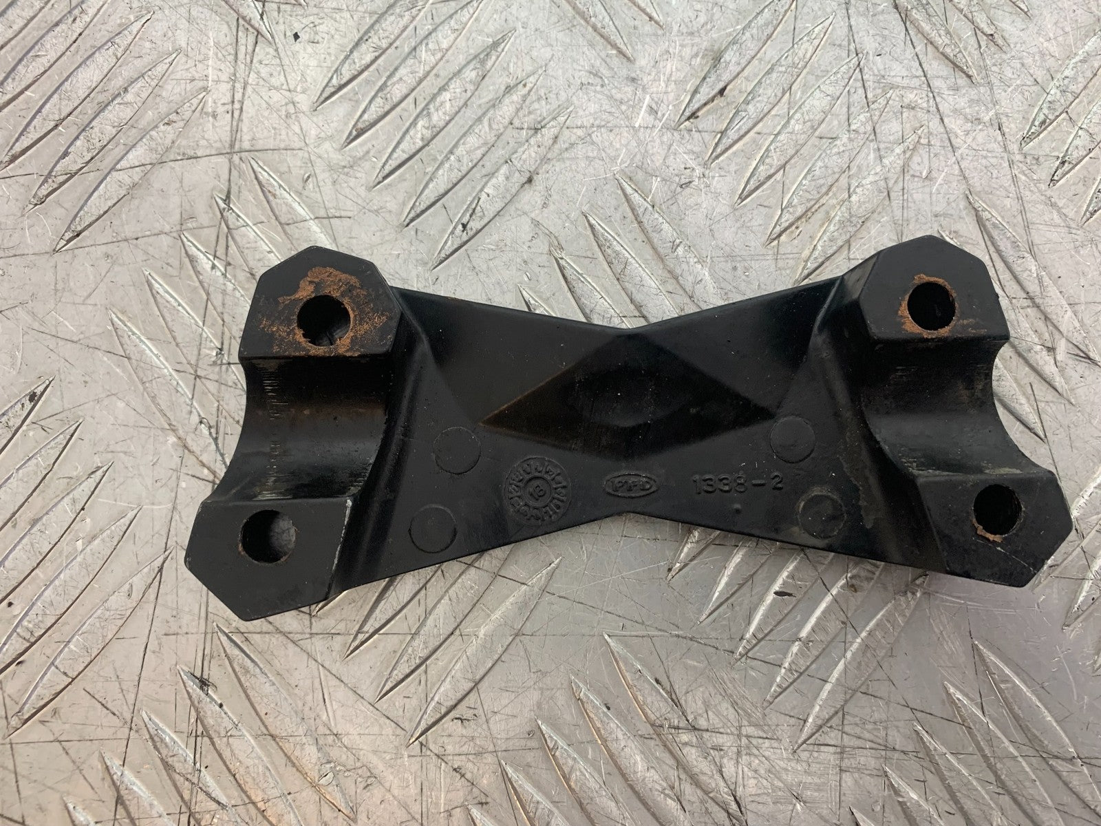 KAWASAKI Z750 Z 750 HANDLEBAR CLAMP   YEAR 2004-2006  (CMB1234)