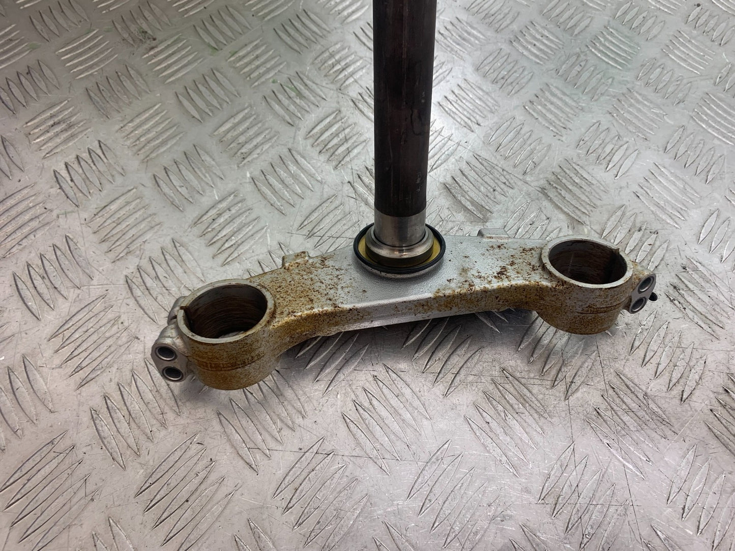 SUZUKI GSR600 GSR 600 BOTTOM YOKE   2006-2010 (CMB1177)