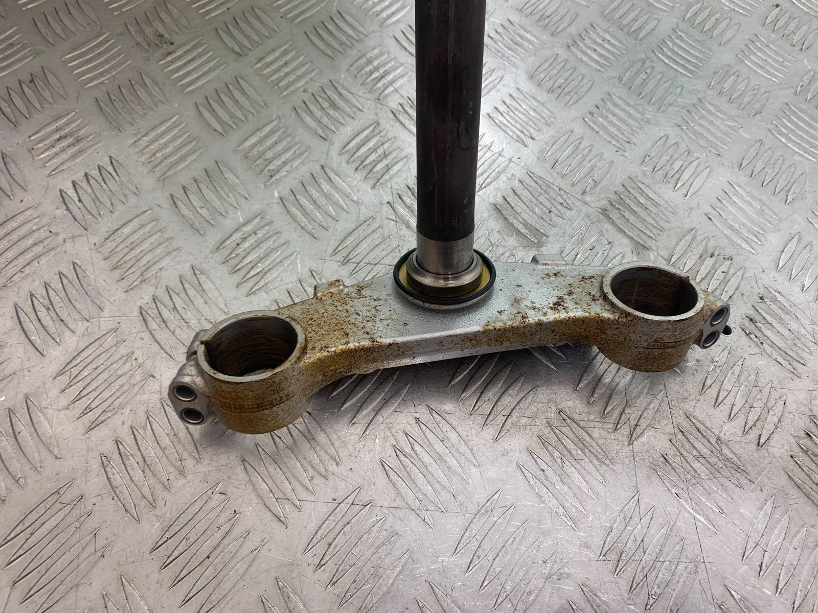 SUZUKI GSR600 GSR 600 BOTTOM YOKE   2006-2010 (CMB1177)
