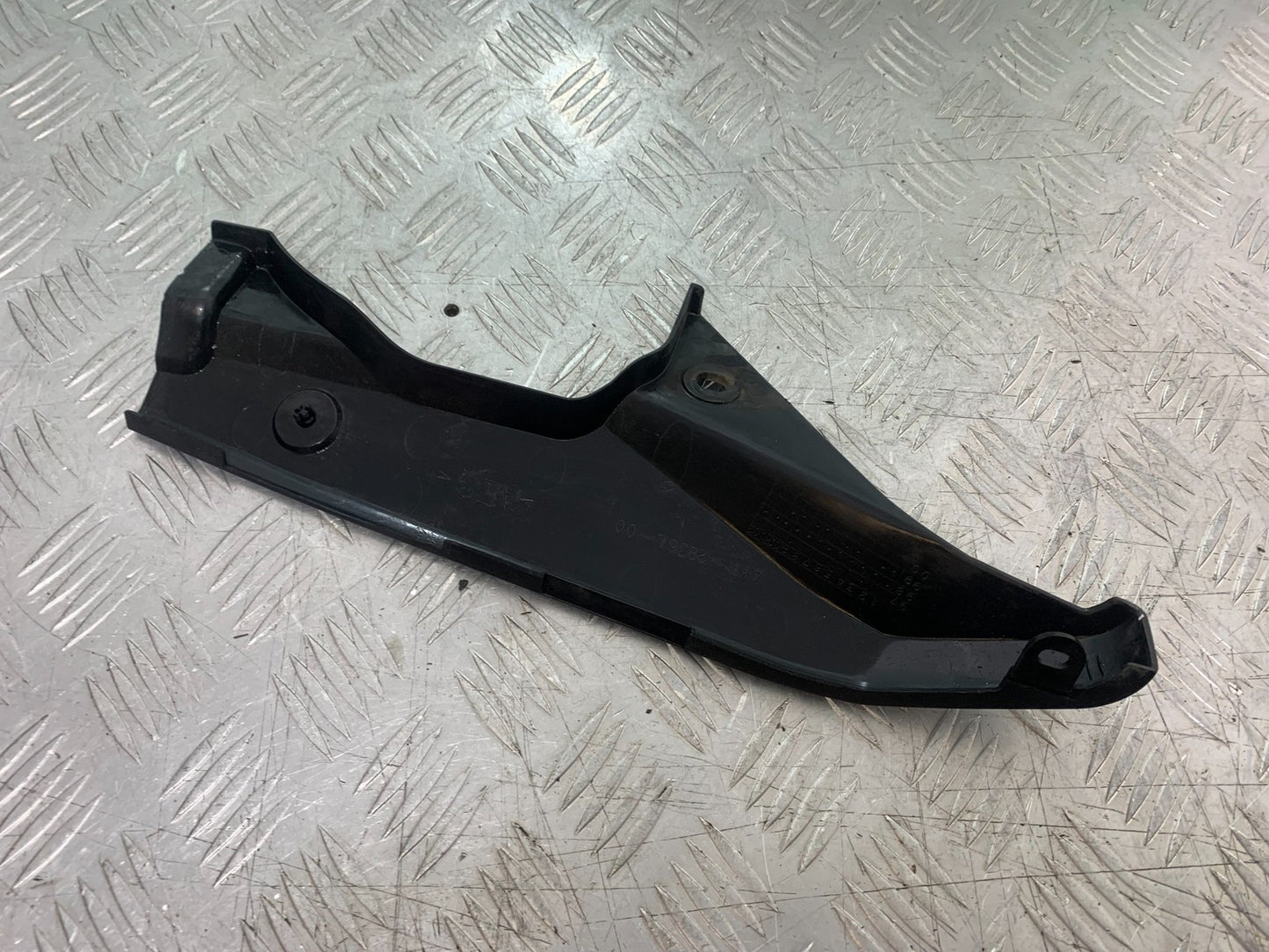 YAMAHA FZS600 FAZER 600 LEFT TOP FAIRING INFILL PANEL  YEAR 1998-2001 (CMB1267)